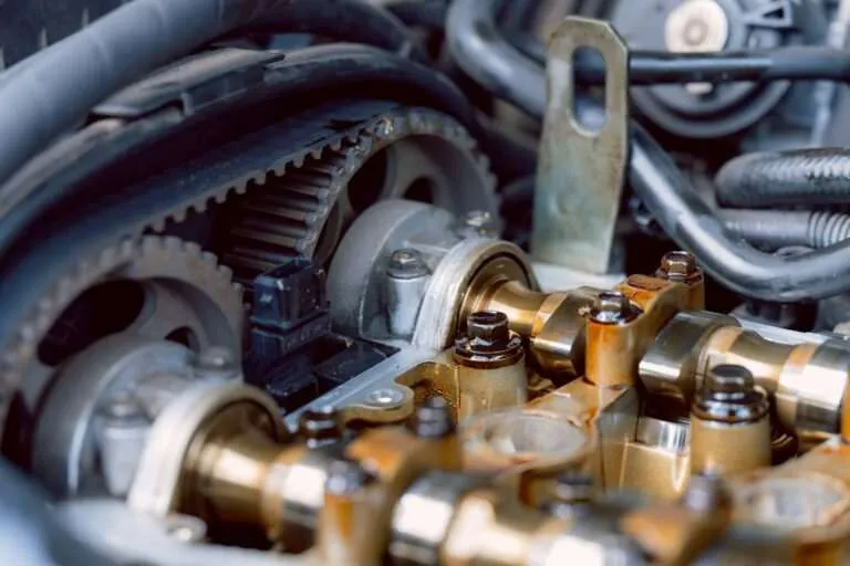 Timing belt, cam gears and valvetrain on an open engine
